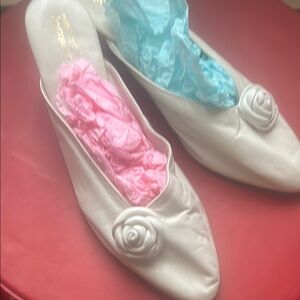 VTG Jacques Levine Slippers with Floral Detail - Flawed